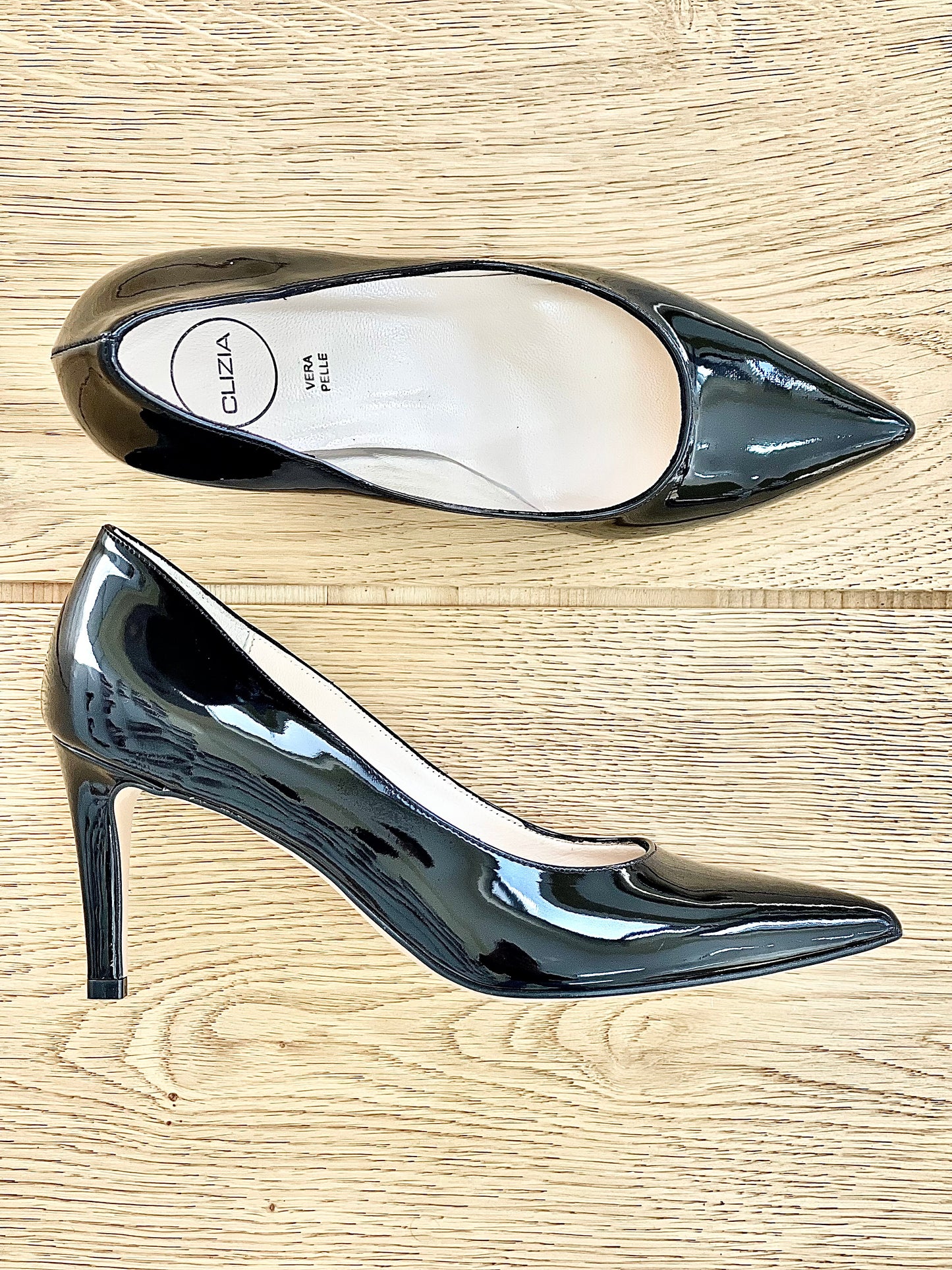 ISA SCHWARZES LACKLEDER