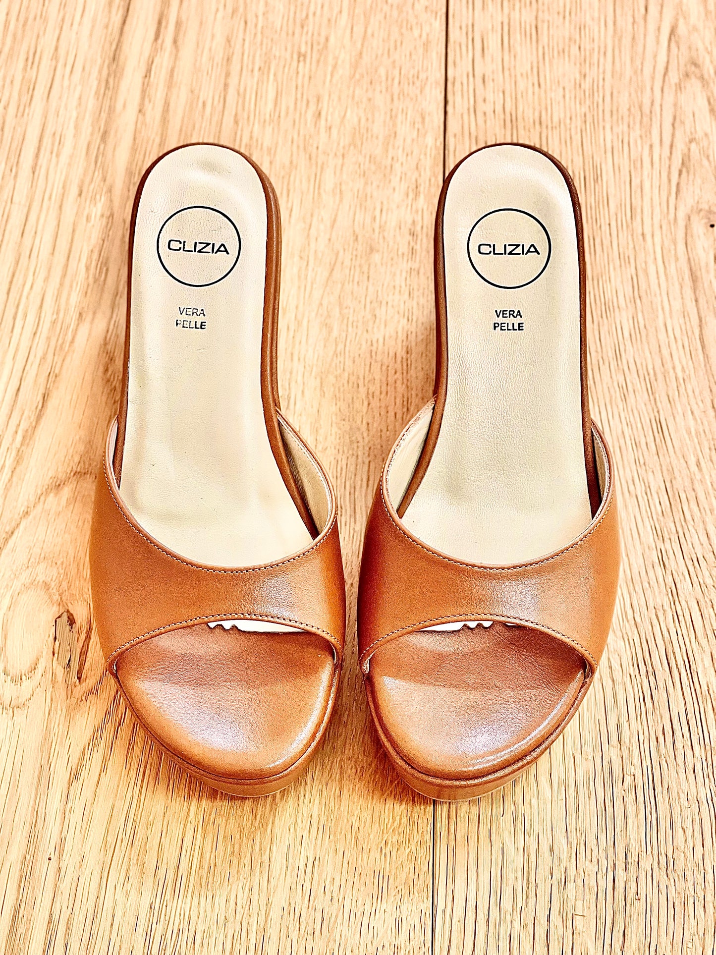 VENUS COGNAC LEDER