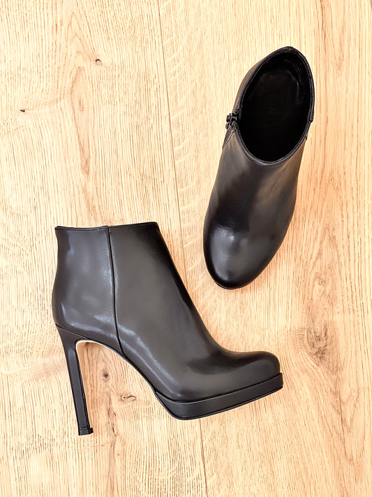 JIM BLACK LEATHER