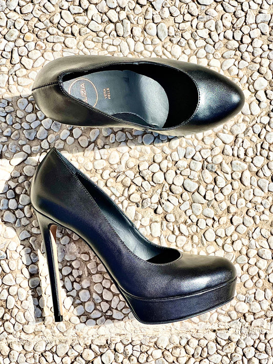 EVEN BLACK