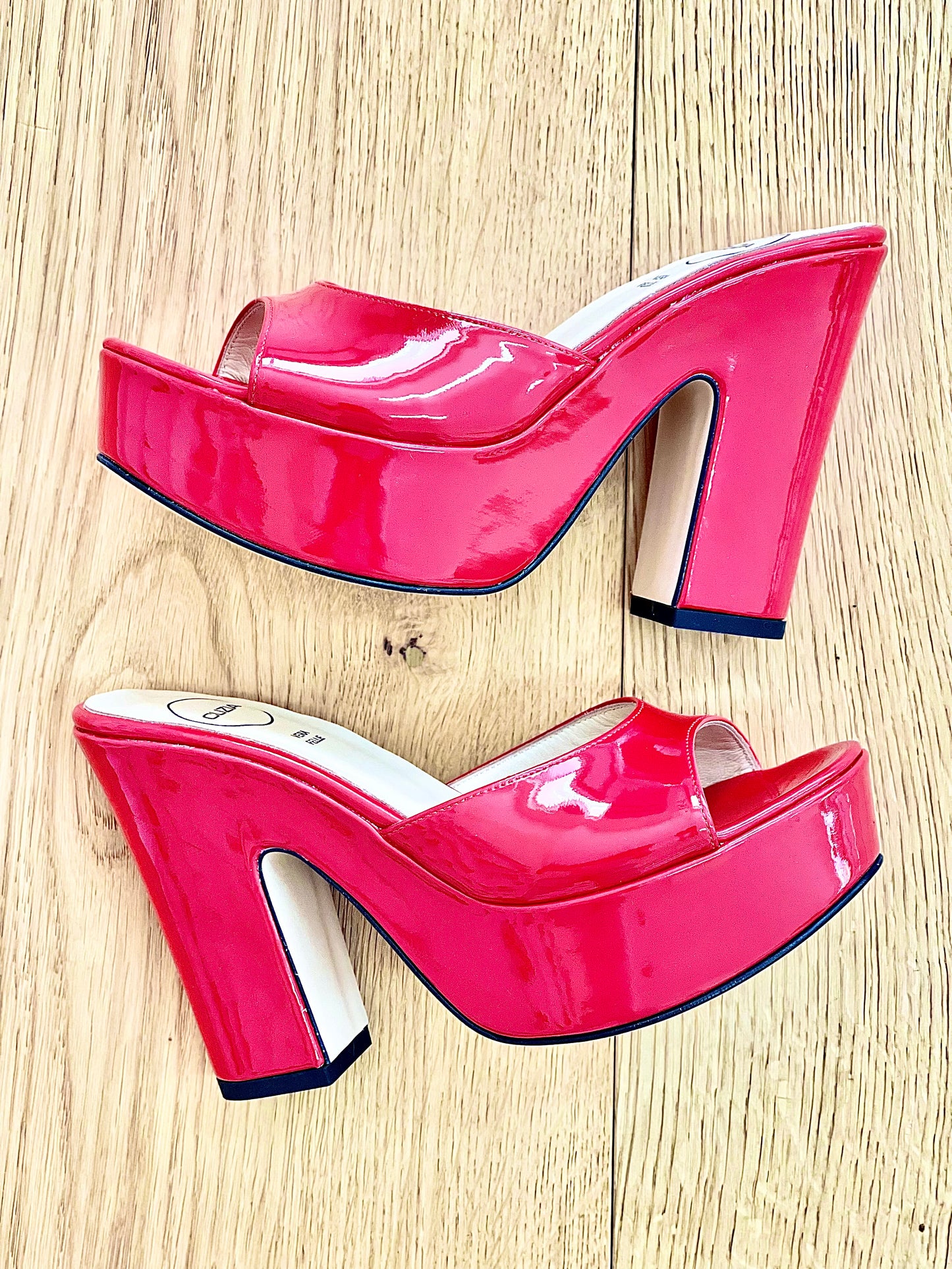 LIPSEY ROTE FARBE