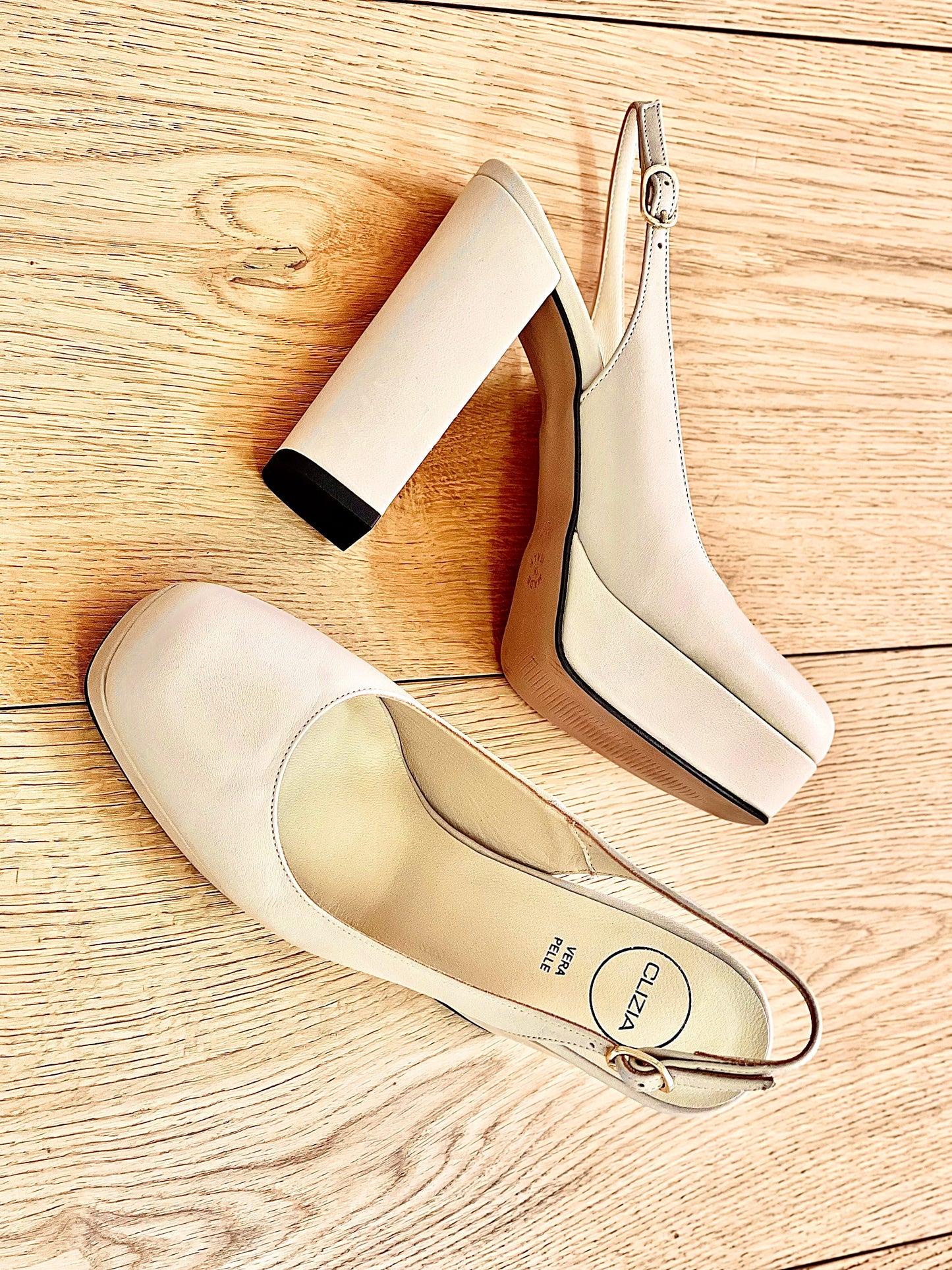 SHARON BEIGE LEDER