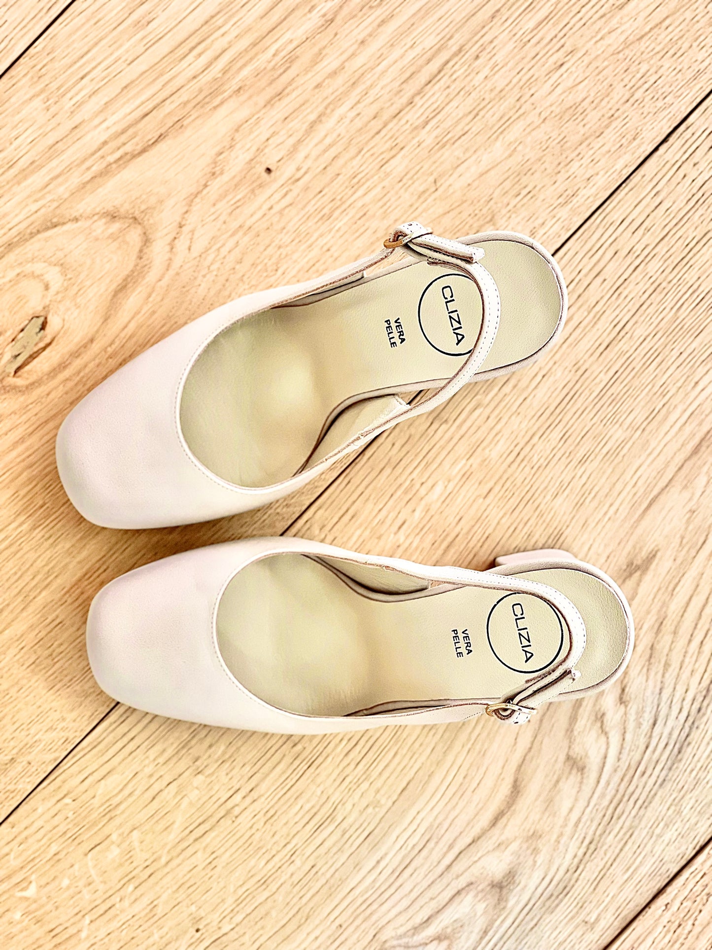 SHARON BEIGE LEDER