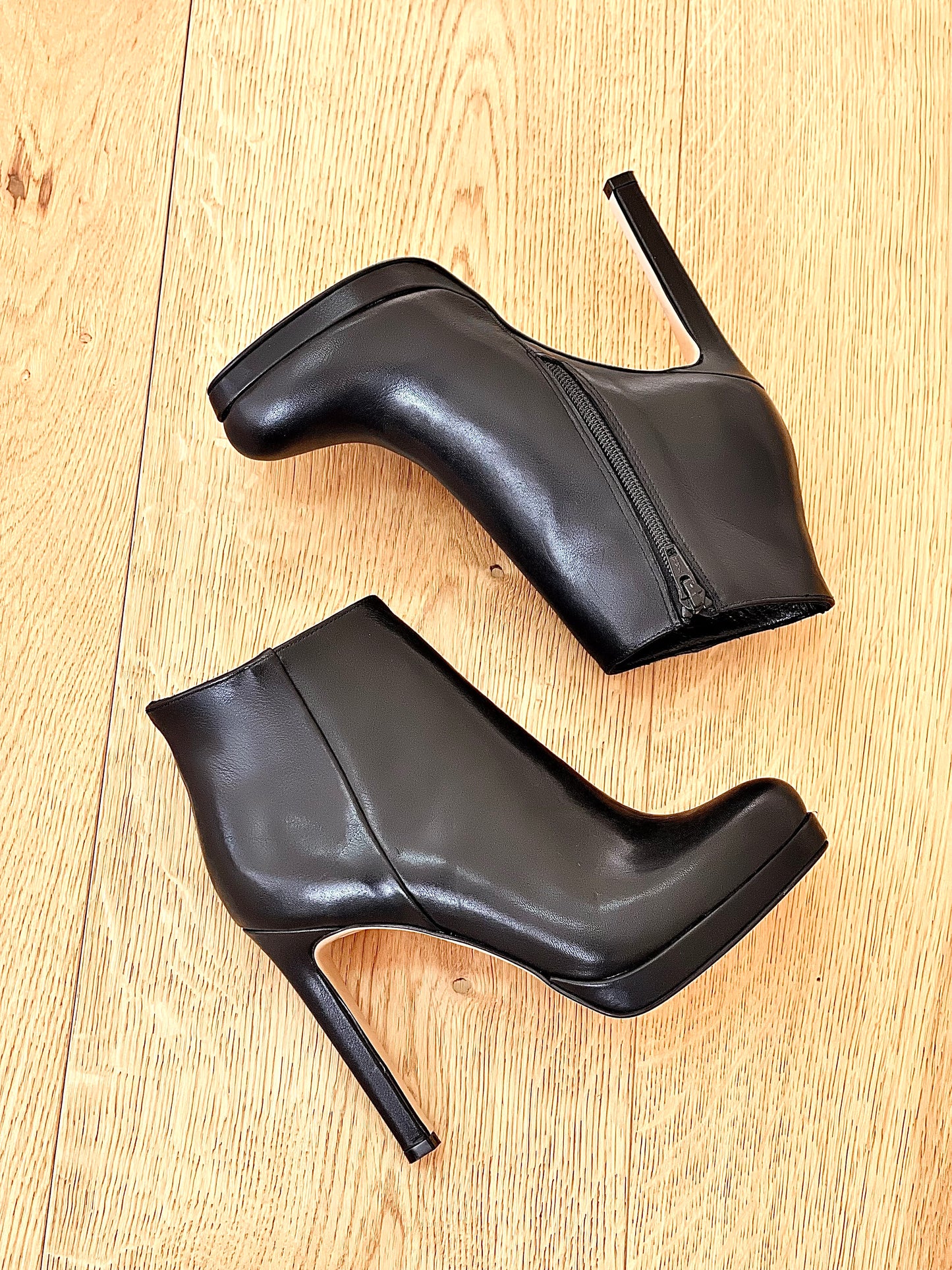 JIM BLACK LEATHER