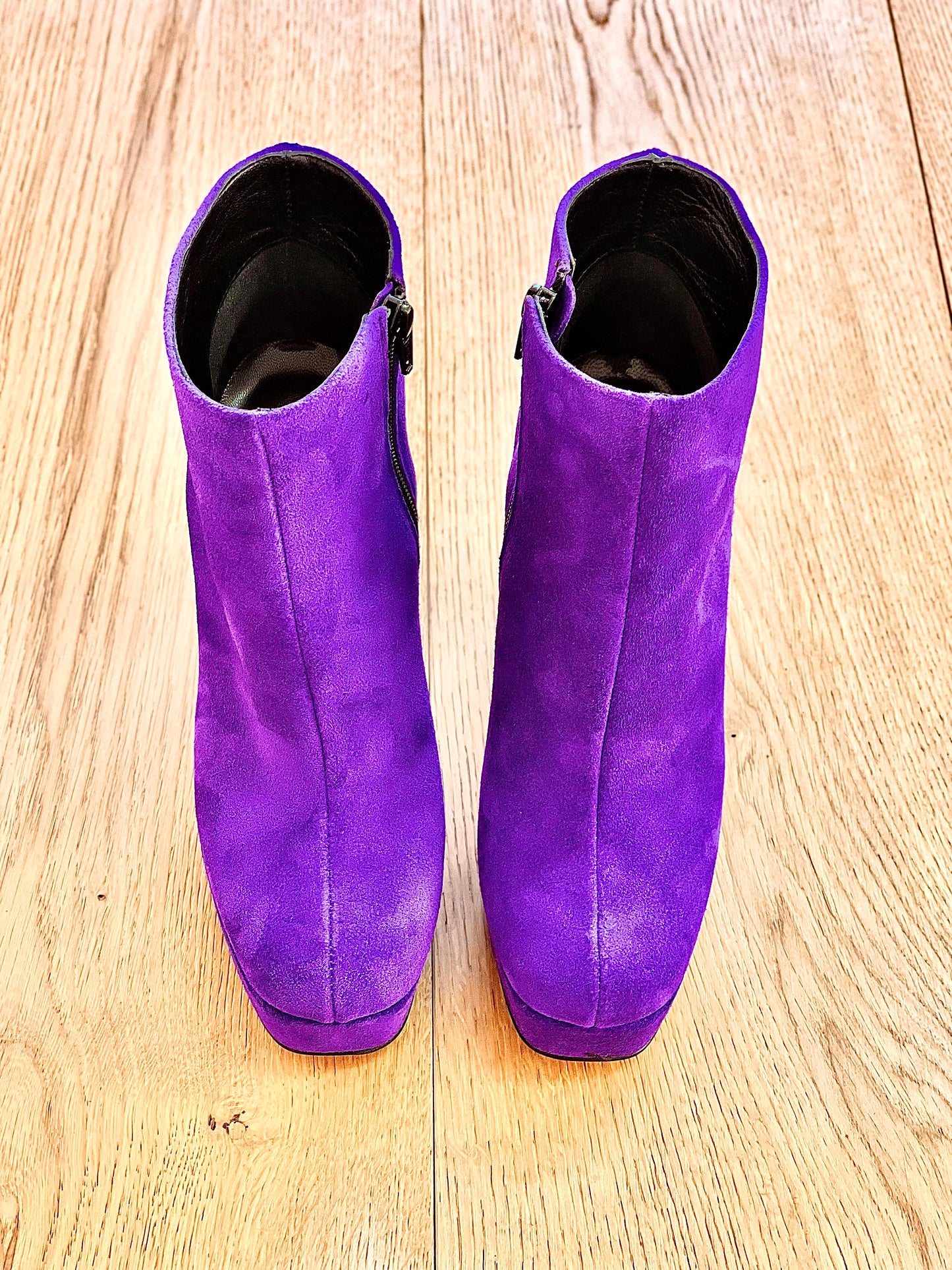 DETROIT WILDLEDER LILA