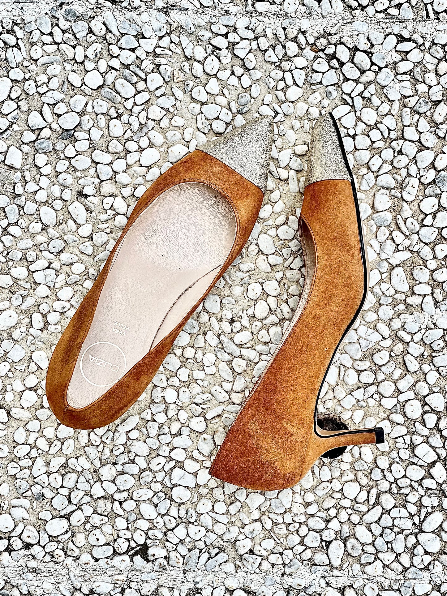 HELLES VELOURSLEDER/GOLD