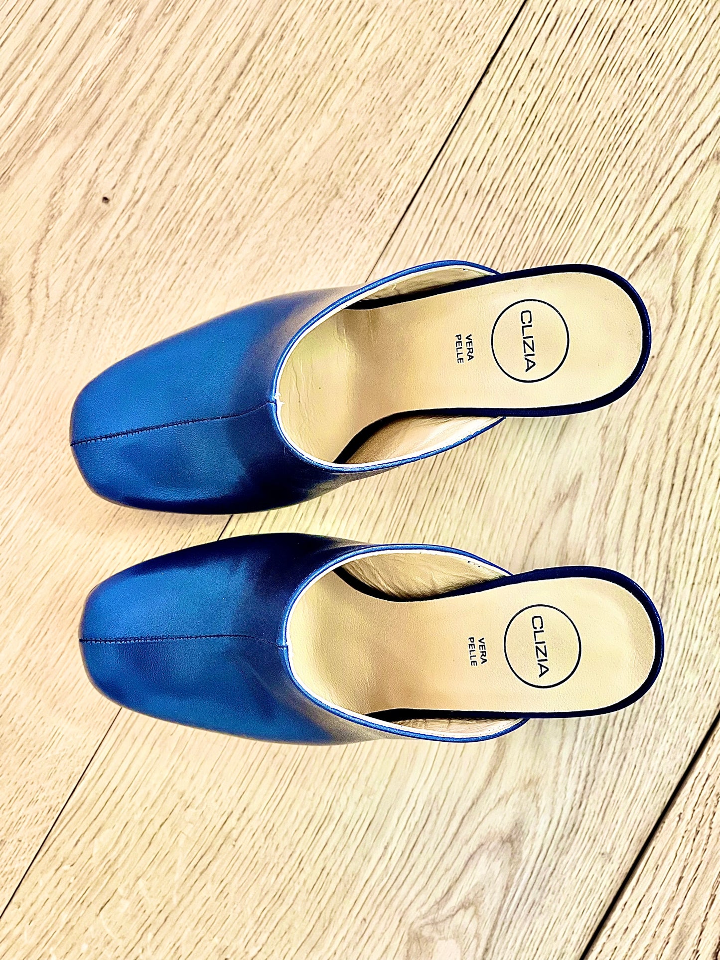 ELVIRA BLAU LEDER