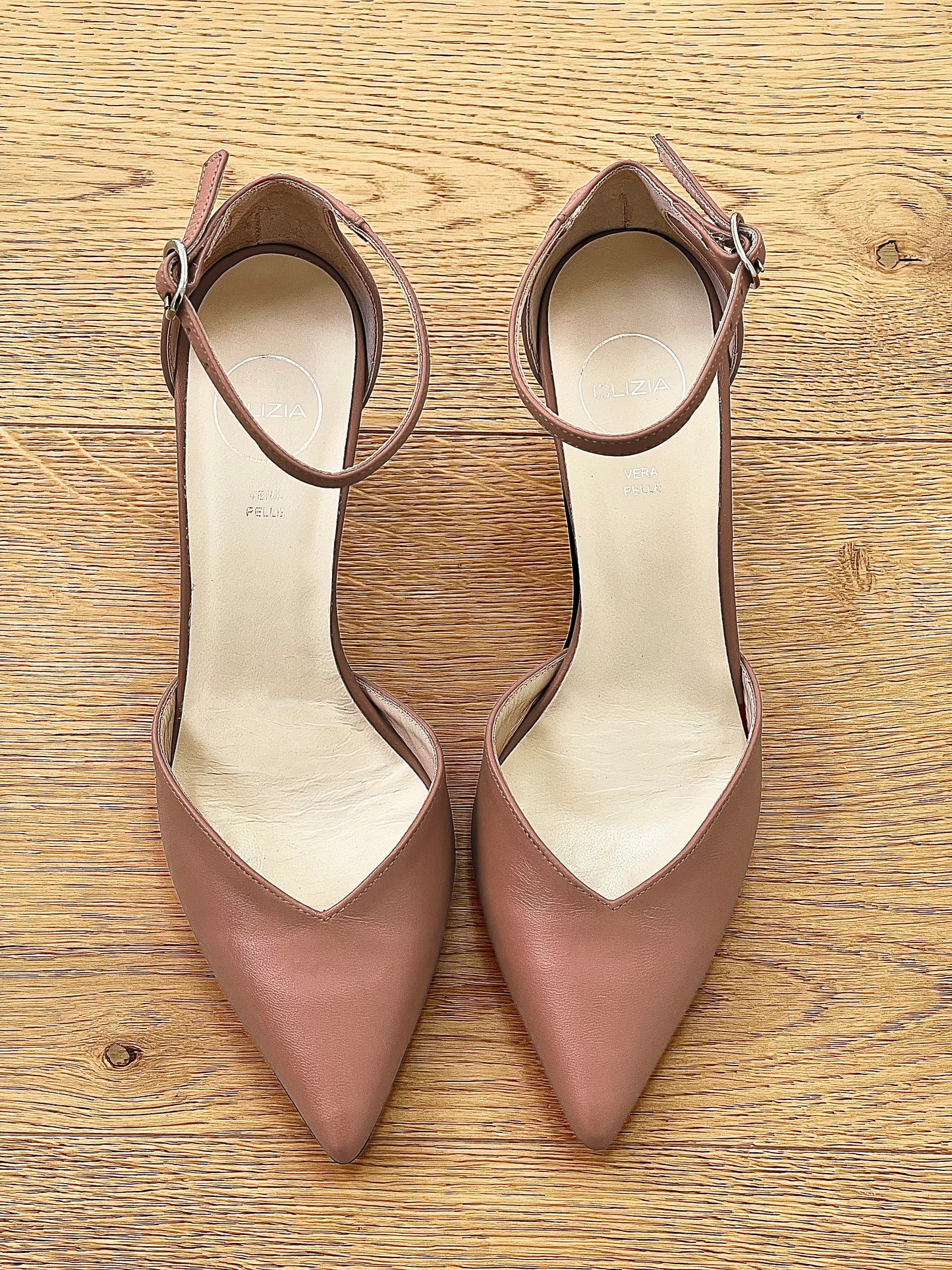 ADA ΓΥΜΝΗ ΔΕΡΜΑ