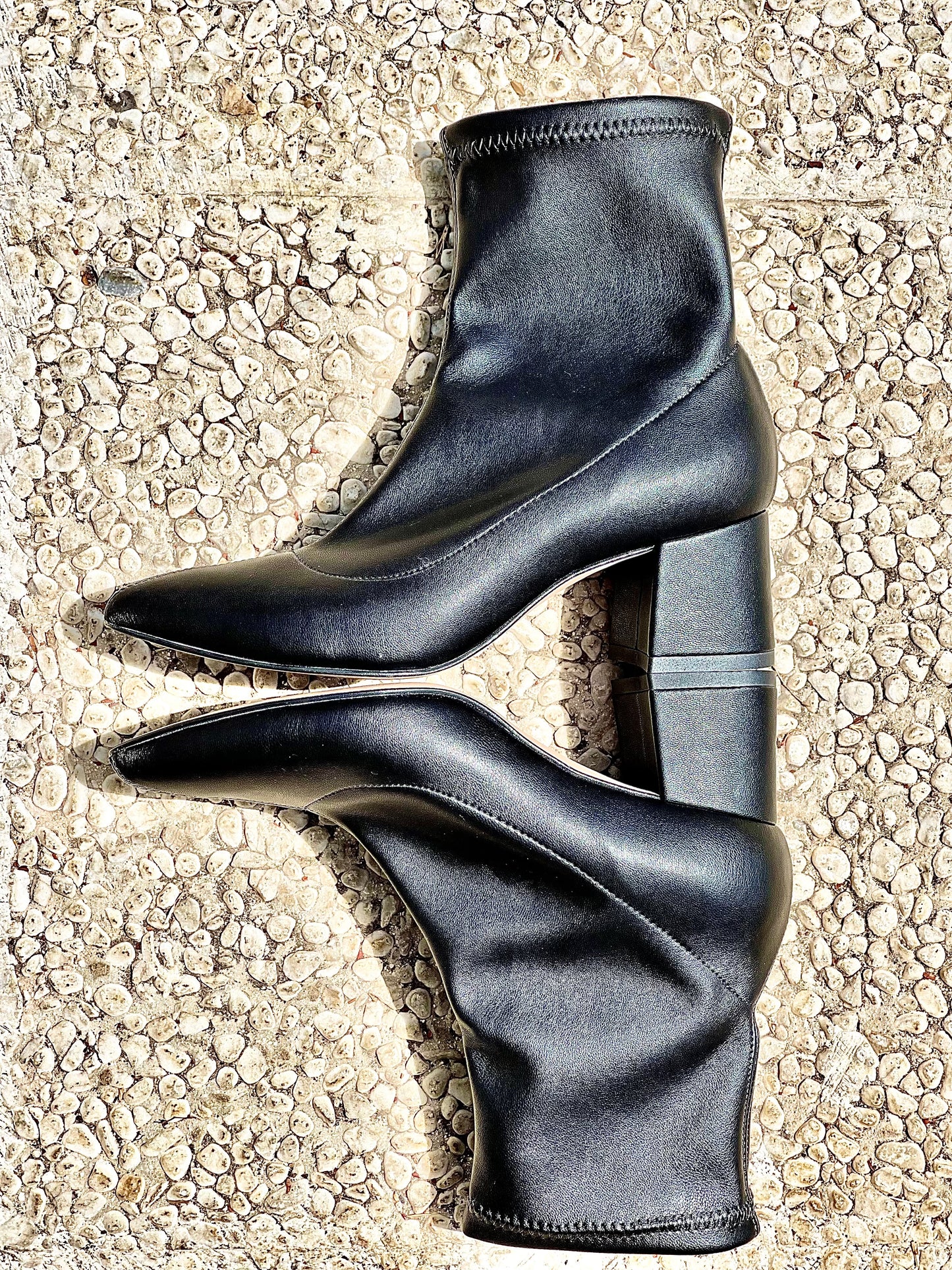 ΣΕΡΕΝΑ ΜΑΥΡΟ