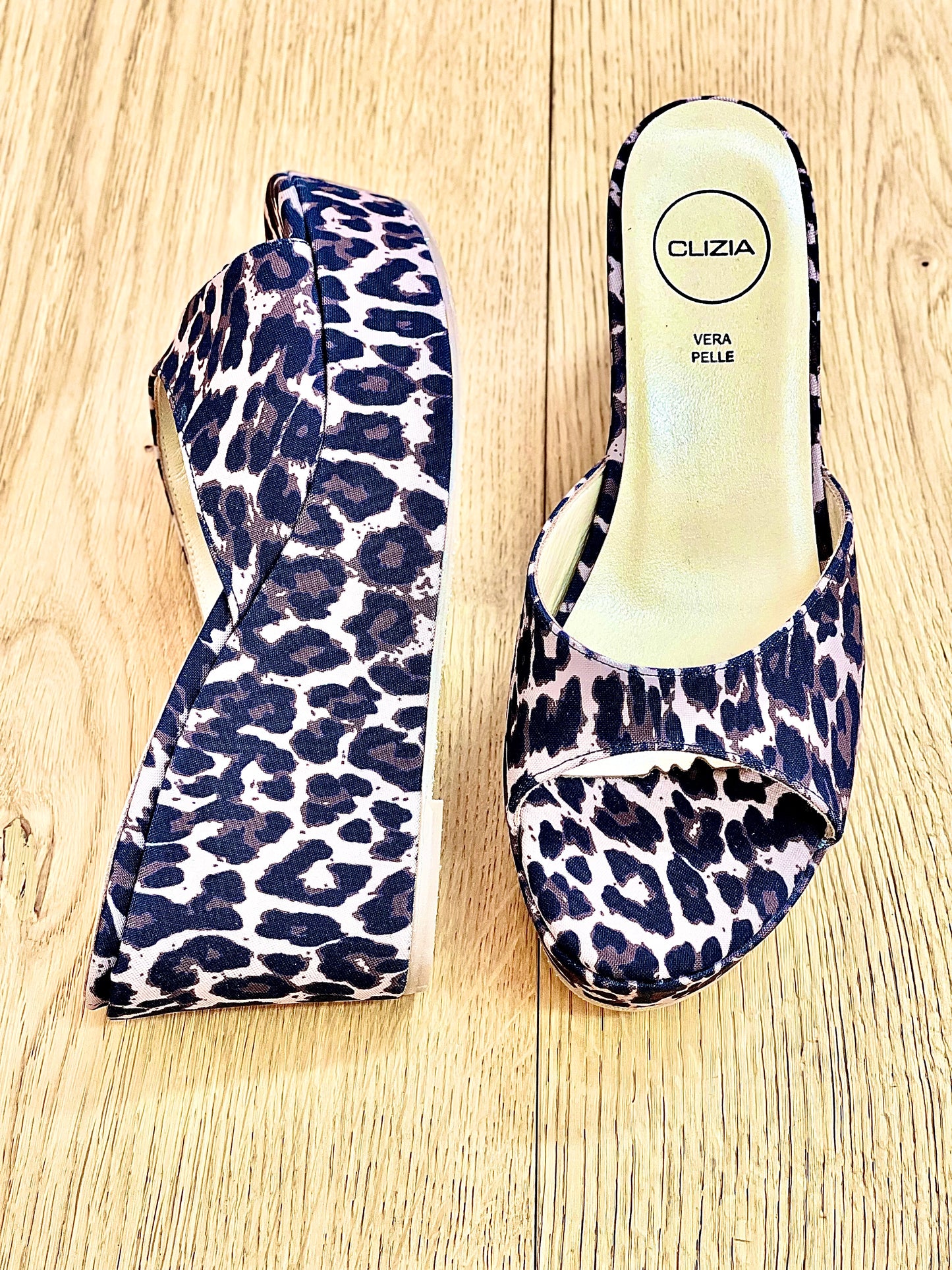 ΒΕΝΟΥΣ ΛΕΩΝ