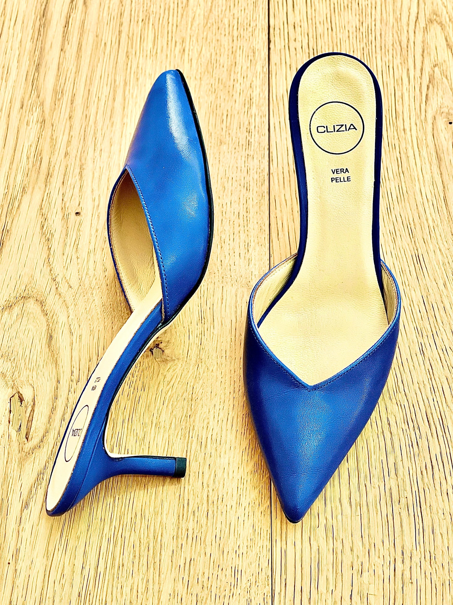 VIKY ΜΠΛΕ ΔΕΡΜΑ