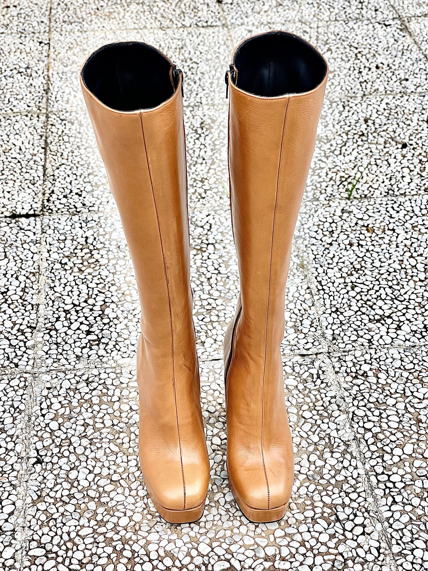 ΤΙΒΕΤ ΚΟΝΙΑΚ