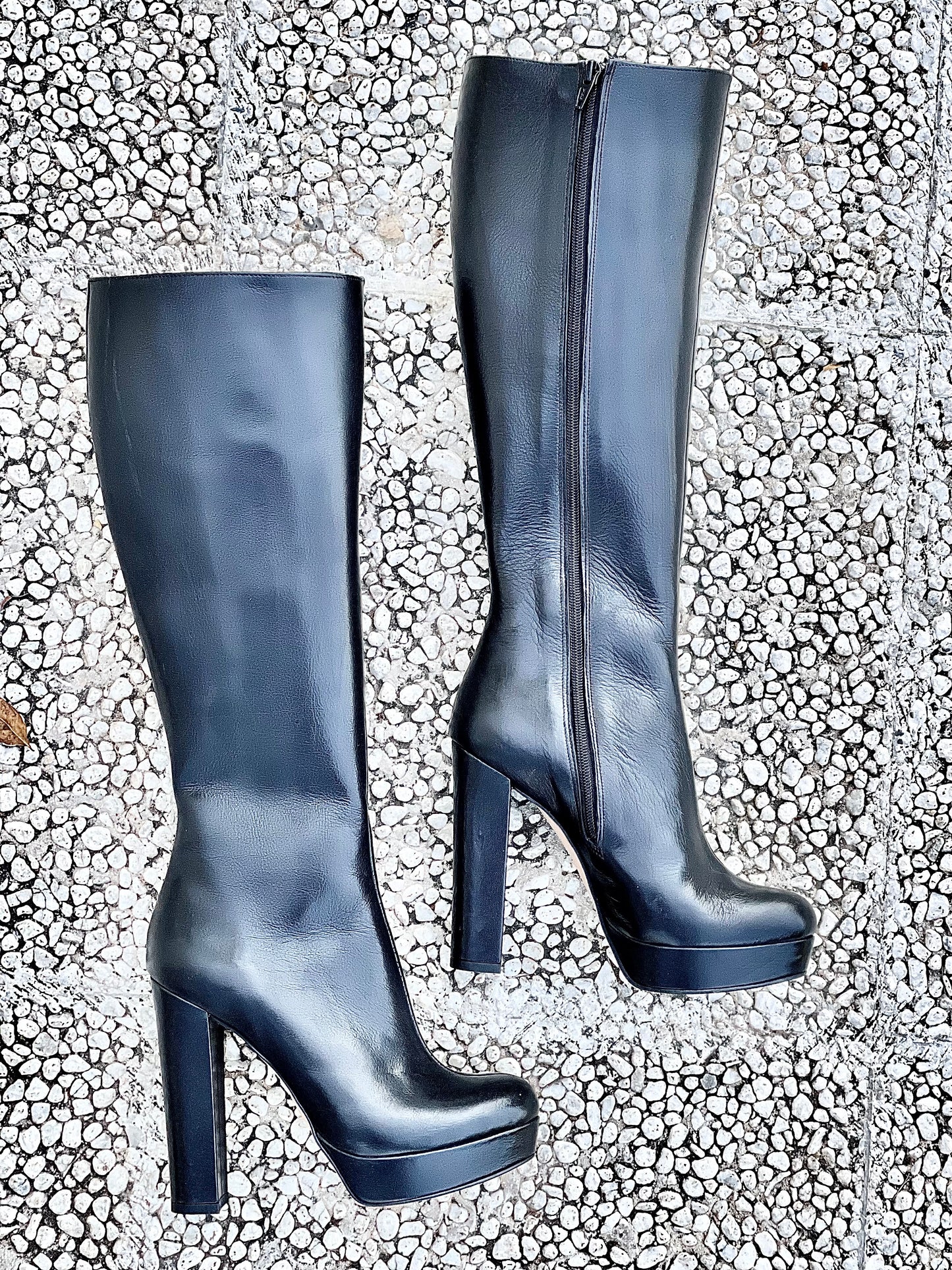 ΜΑΥΡΗ ΣΑΒΑΝΗ