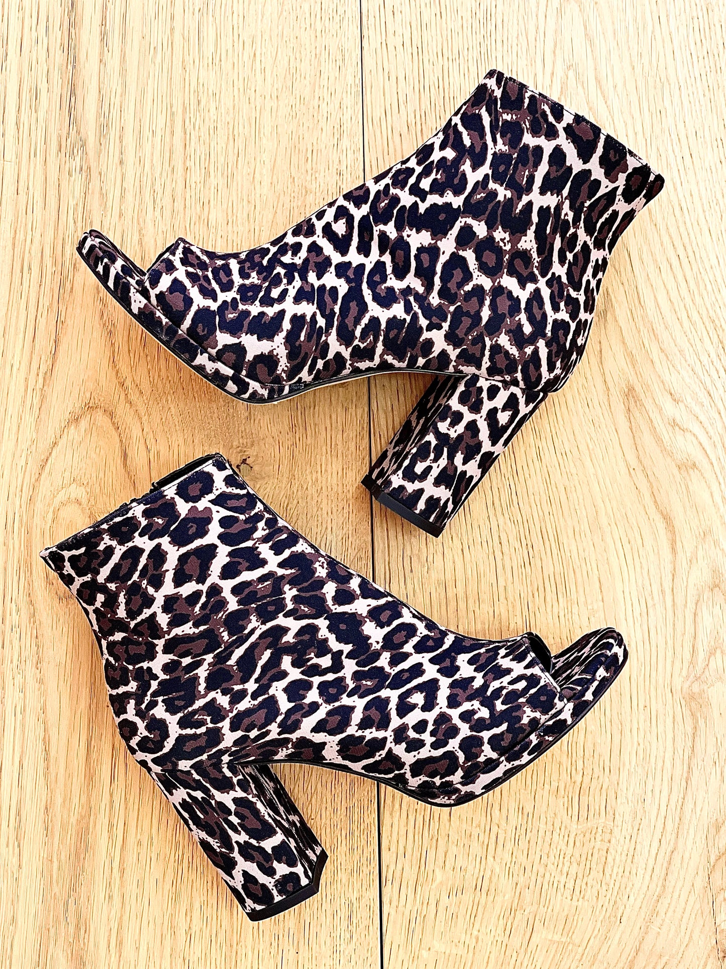 ΑΜΑΖΟΝΙΑ ΜΑΚΟΥΛΑΤΟΣ