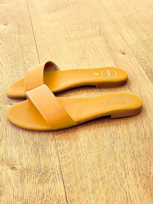 YIP YELLOW LEATHER