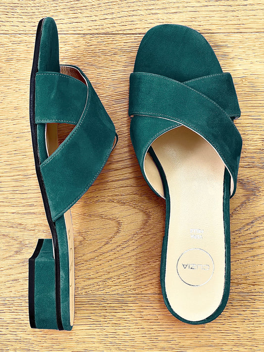 URIEL SUEDE BOTTLE