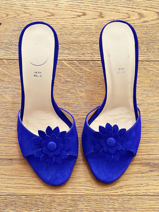 VERY BLUE SUEDE