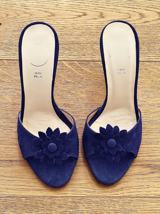 VERY BLUE SUEDE