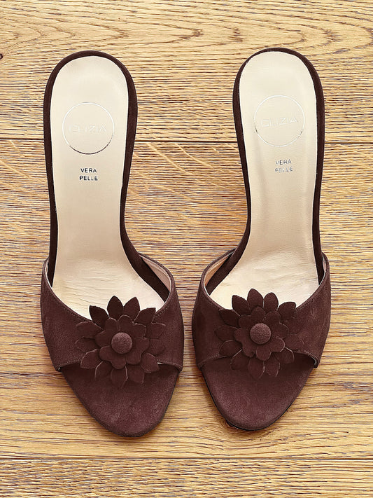 VERY BROWN SUEDE