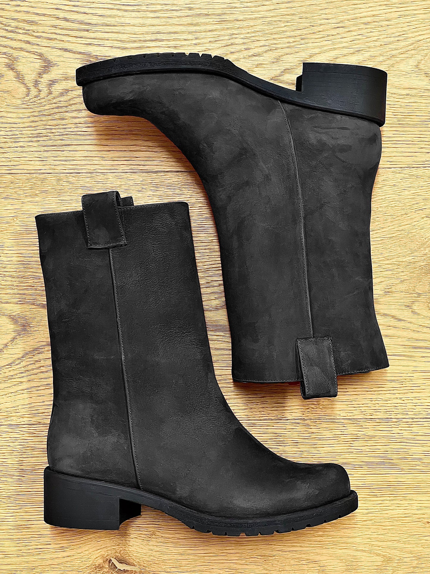 ATLAS NUBUCK BLACK