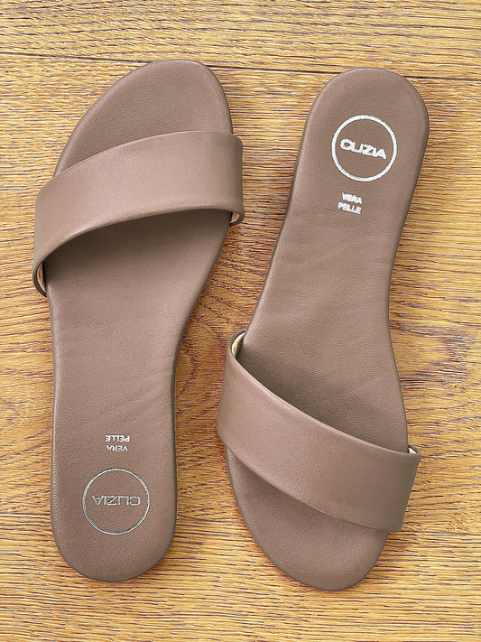 YIP TAUPE LEATHER