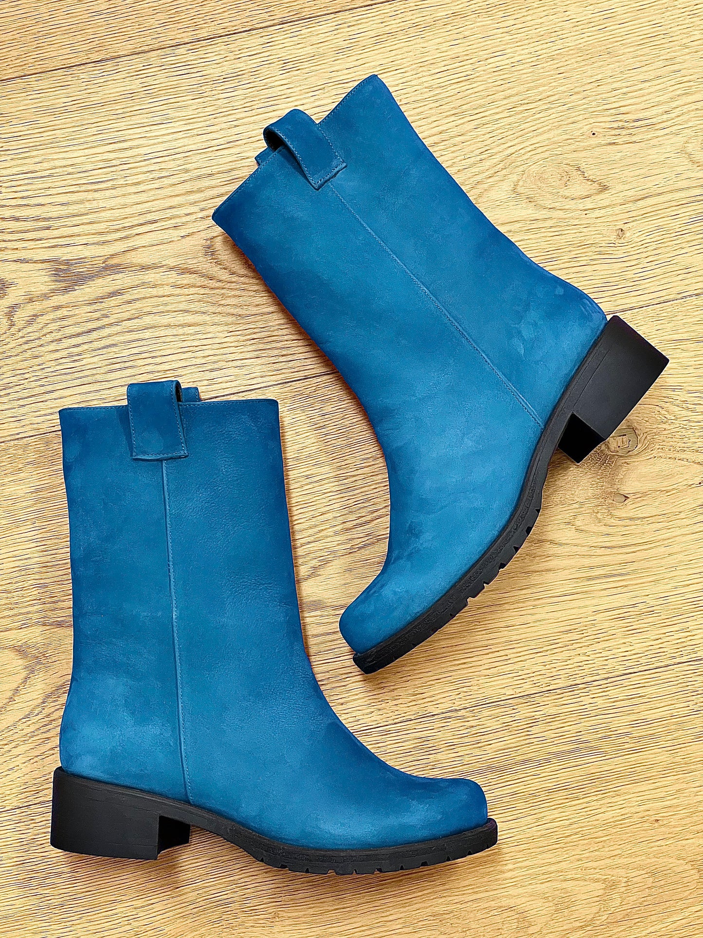 ATLAS NUBUCK BLUEETTE