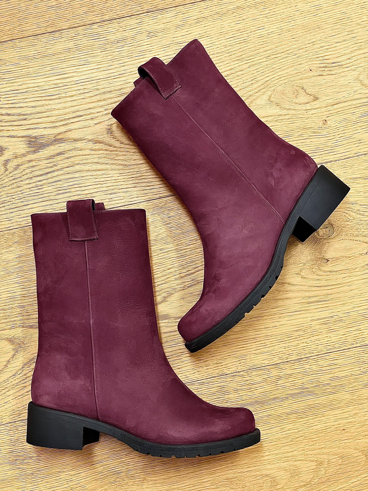 BURGUNDY NUBUCK ATLAS