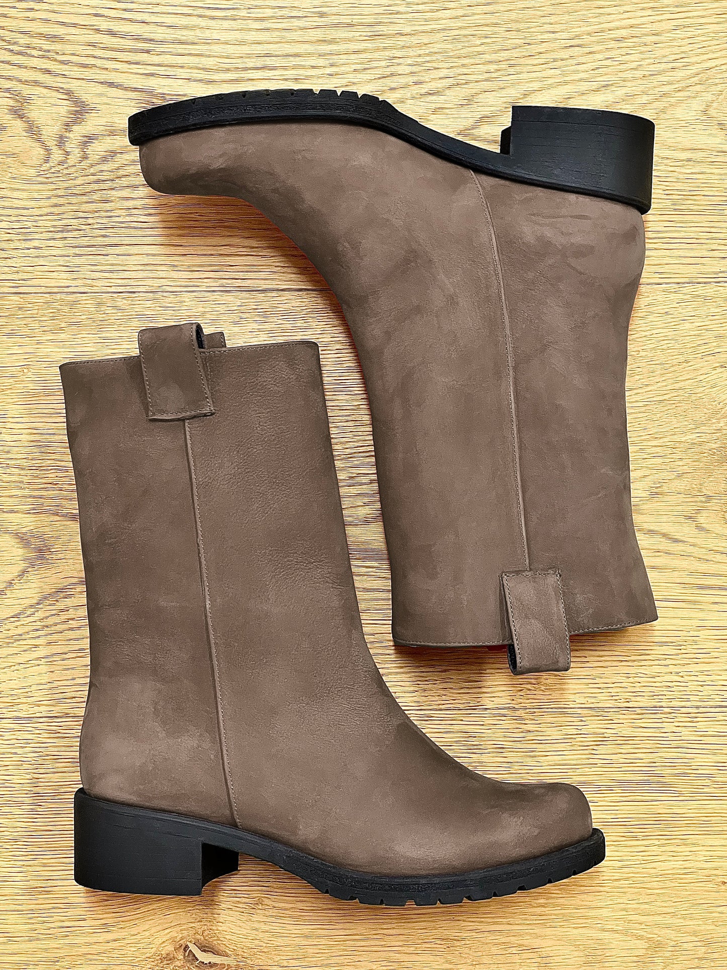 ATLAS NUBUCK TAUPE
