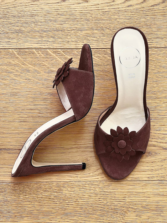 VERY BROWN SUEDE