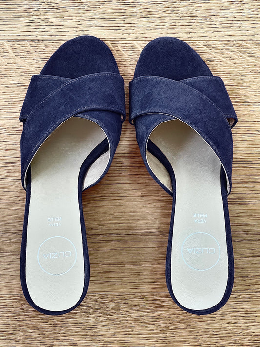 BLUE SUEDE ZURI