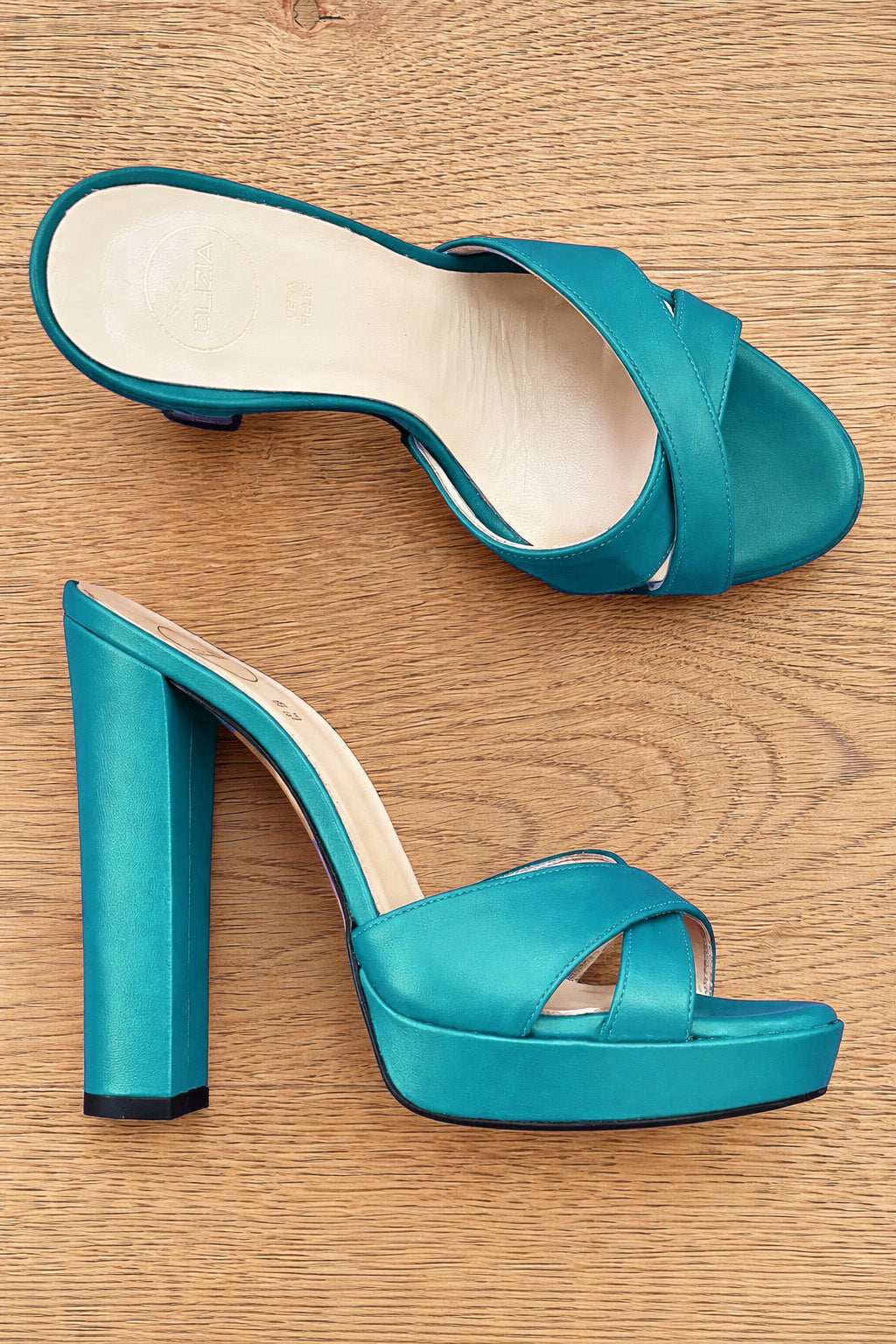 GAEL BLUE LEATHER