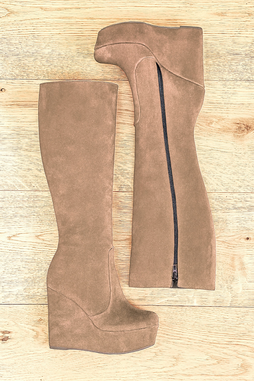 BEIGE SUEDE SAM