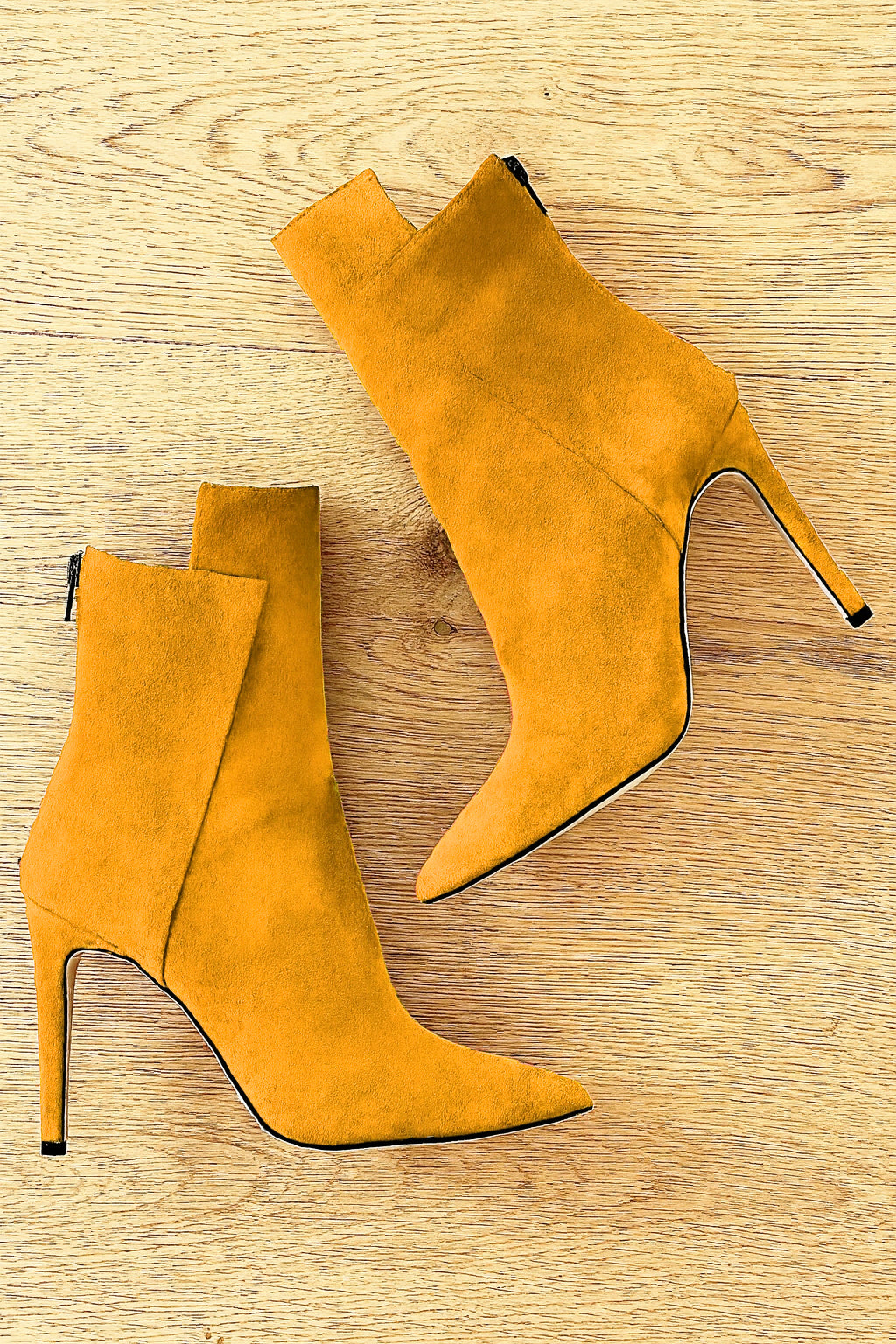 LEVEL OCHRE SUEDE