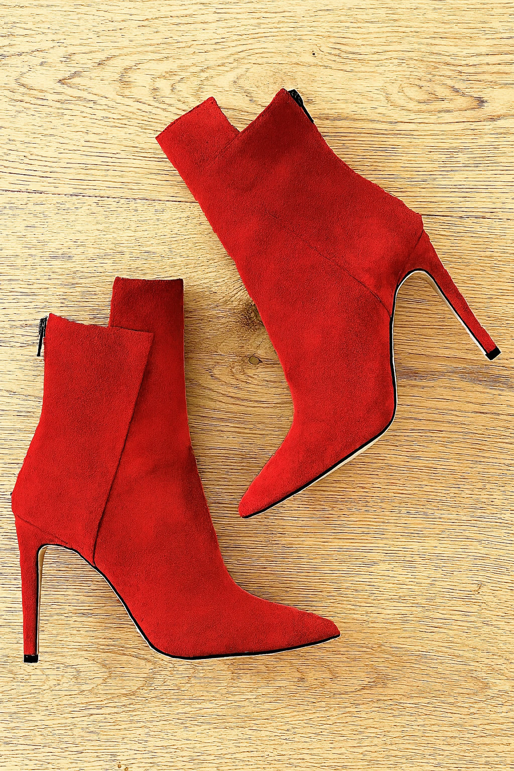 LEVEL RED SUEDE
