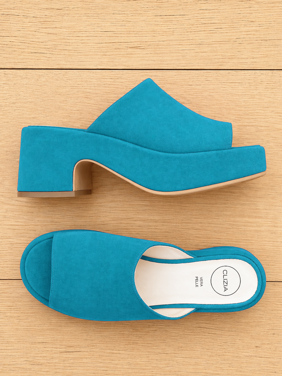 KOU LIGHT BLUE SUEDE
