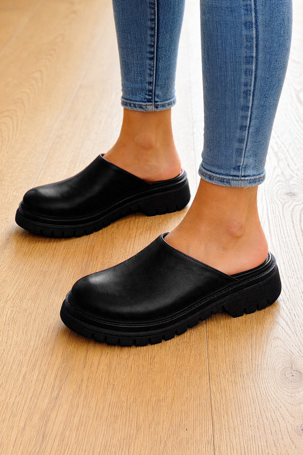 EXOTIC BLACK LEATHER