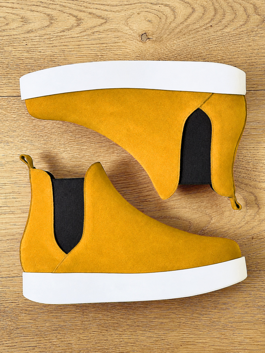 TOMMY OCHRE SUEDE