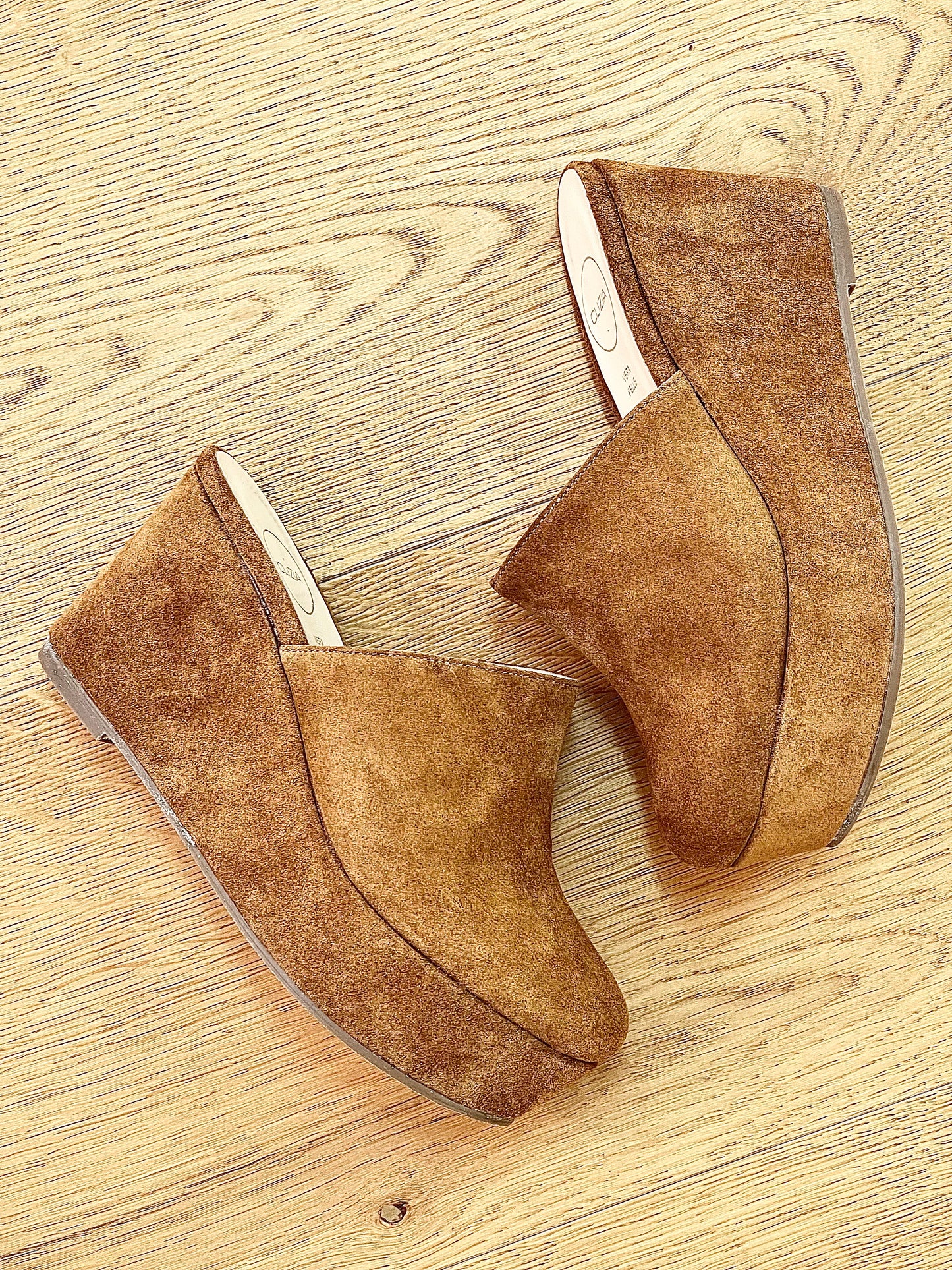 RAISSA SUEDE LEATHER
