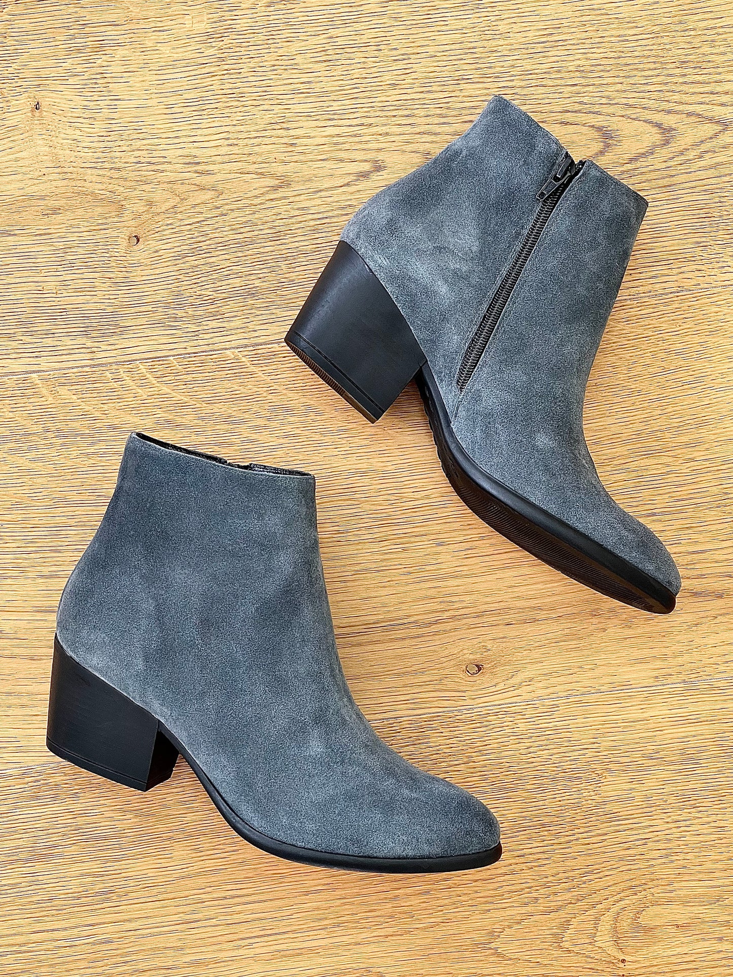 ELISABET GRAY SUEDE