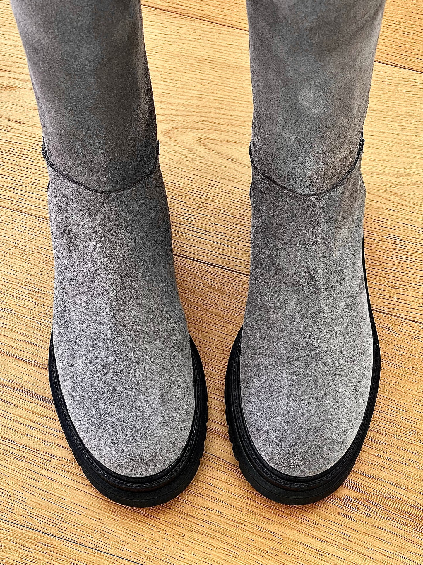 GRAY SUEDE SELVA