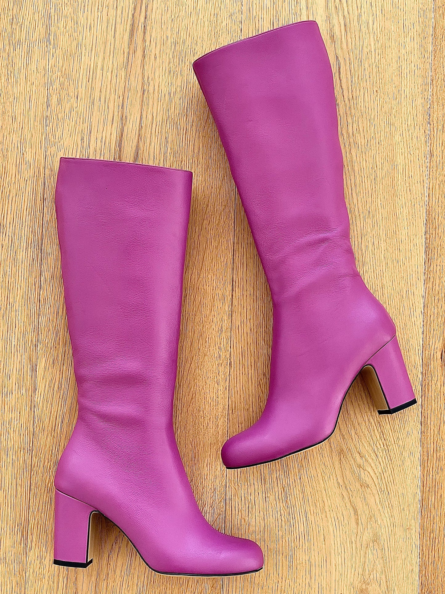 VIENNA FUCHSIA LEATHER