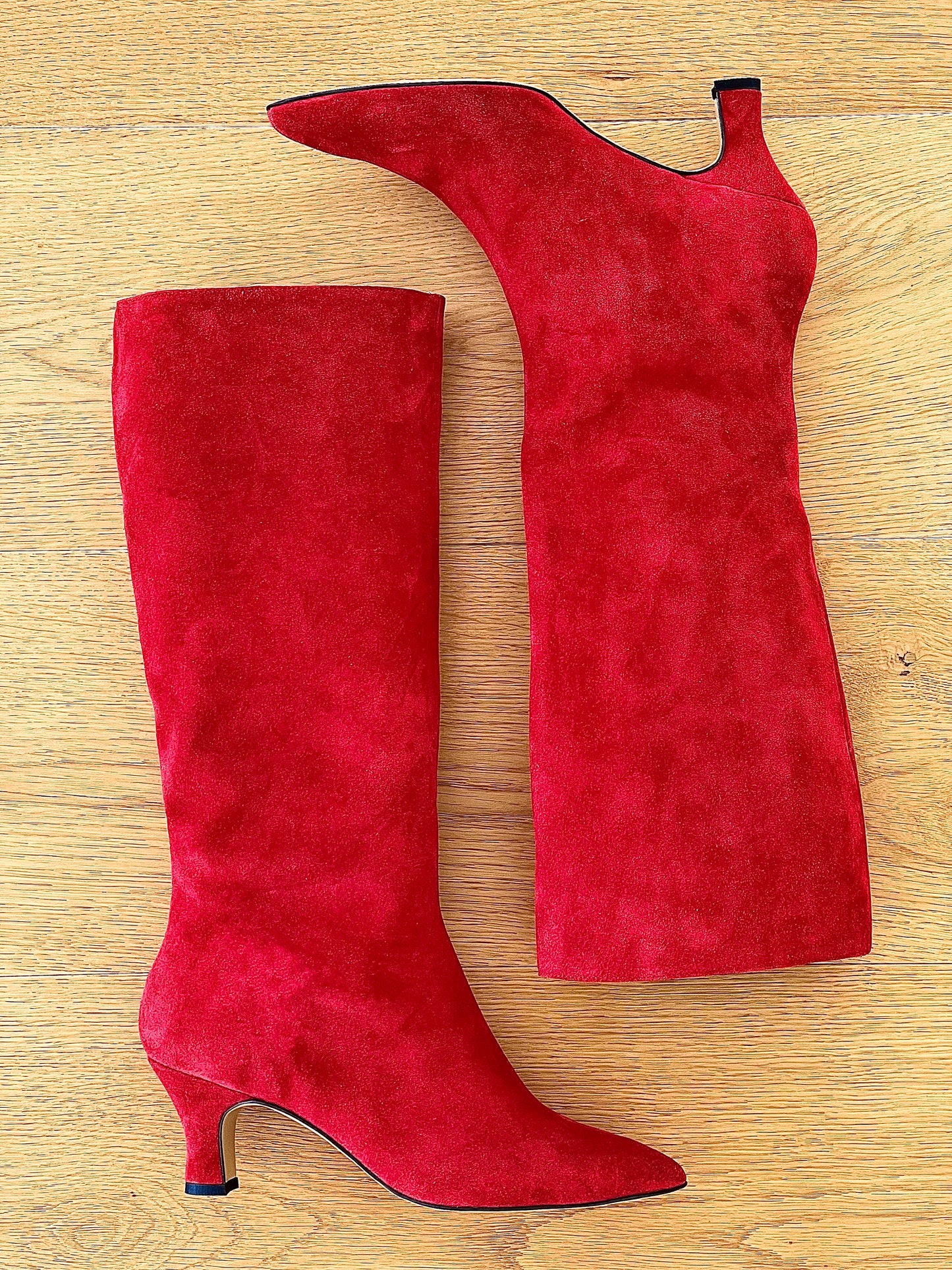 MAGELLAN RED SUEDE