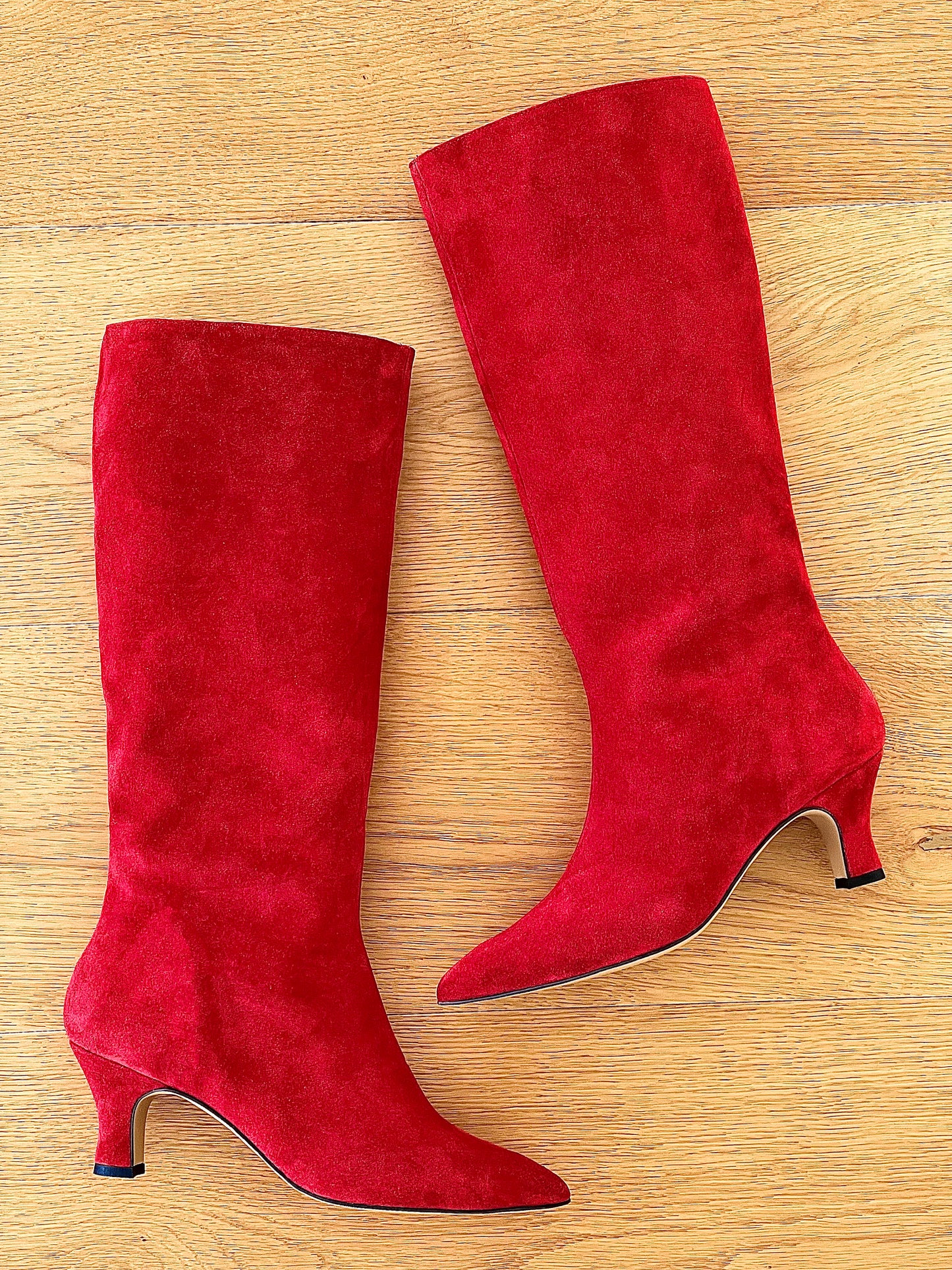 MAGELLAN RED SUEDE