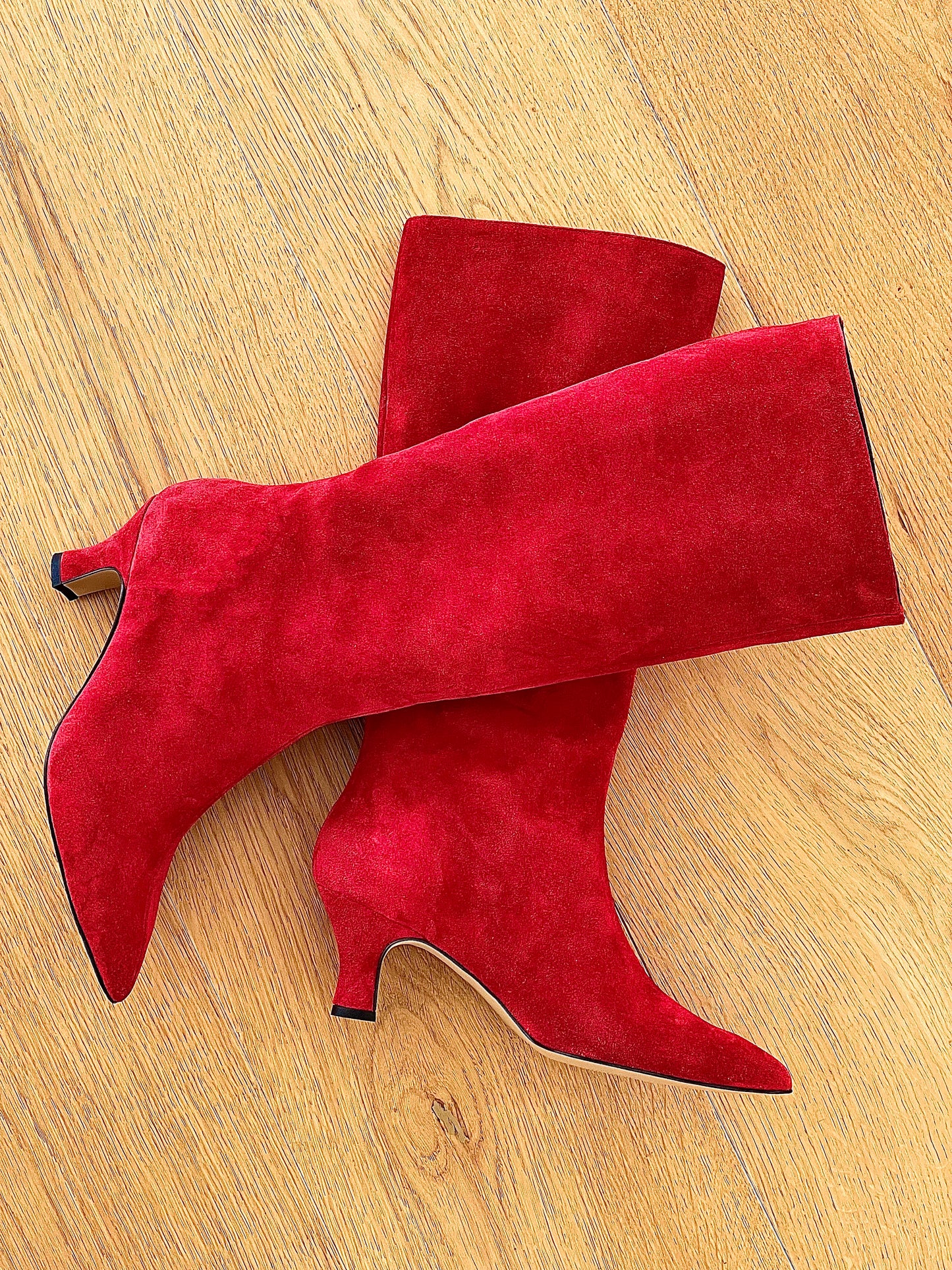 MAGELLAN RED SUEDE