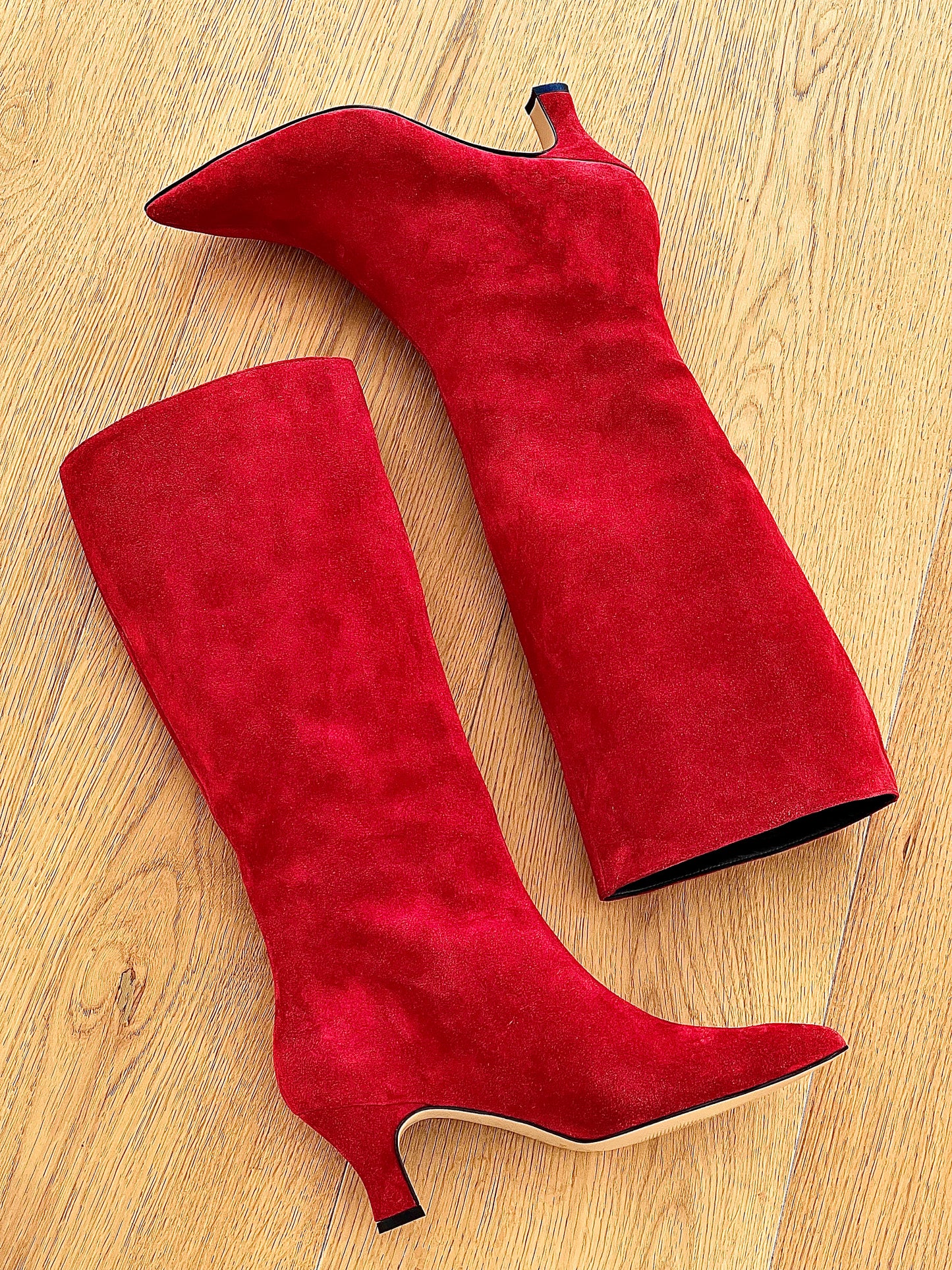 MAGELLAN RED SUEDE