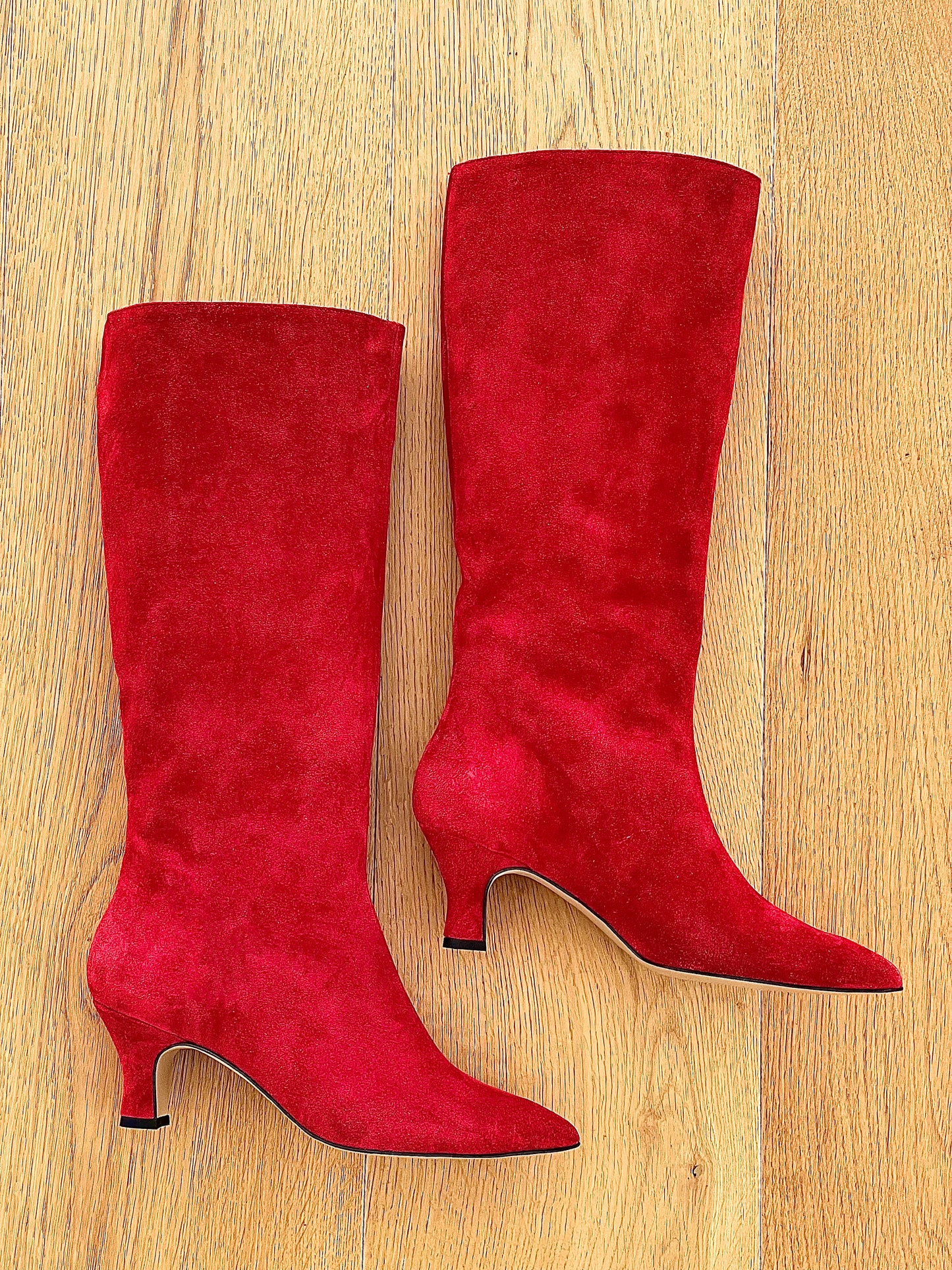 MAGELLAN RED SUEDE