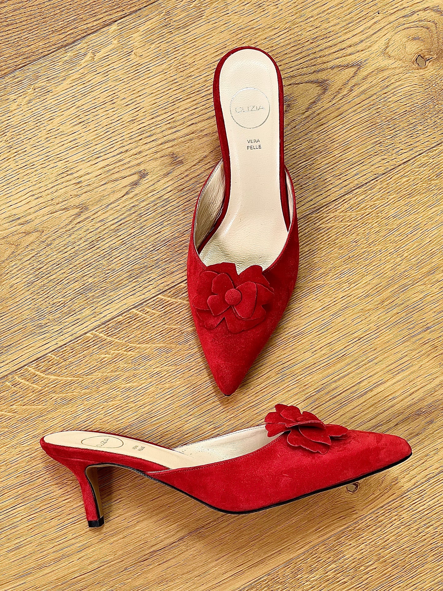 VINCA RED SUEDE