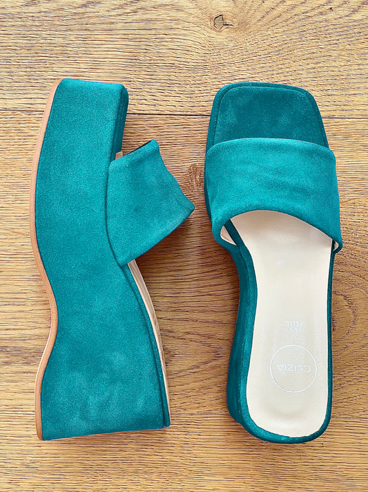 CONNIE LIGHT BLUE SUEDE