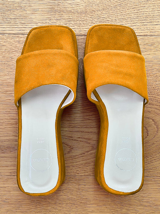 CONNIE YELLOW SUEDE
