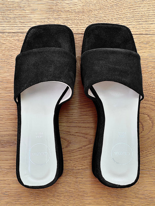 CONNIE BLACK SUEDE